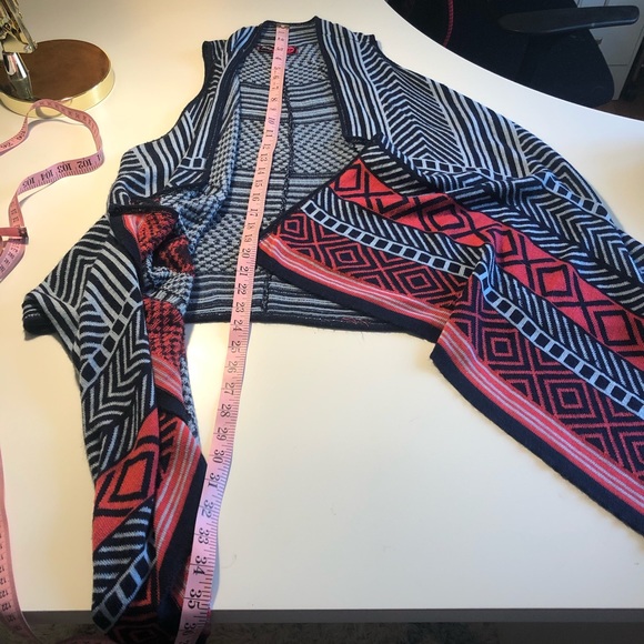 Sleeveless sweater cardigan, asymmetrical - Picture 4 of 4